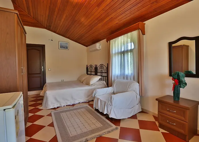 Turkeli فندق مبيت وإفطار داتْشا